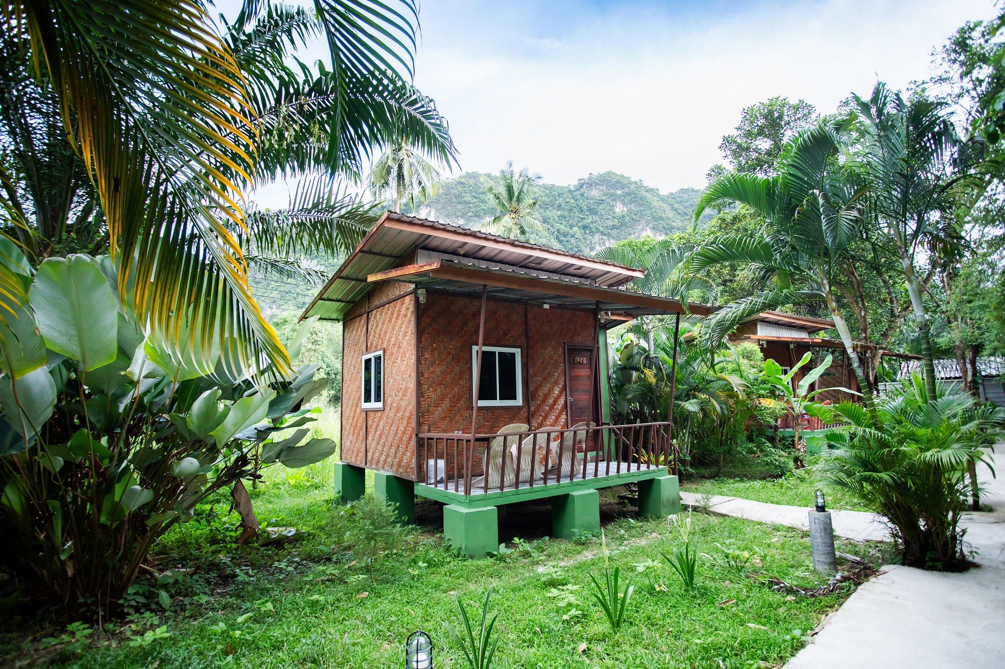 Khao Sok Bamboo Huts Resort
